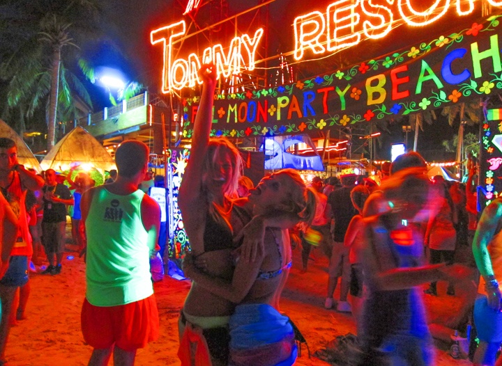 The Beginner's Guide to The Full Moon Party in Thailand • The Blonde Abroad
