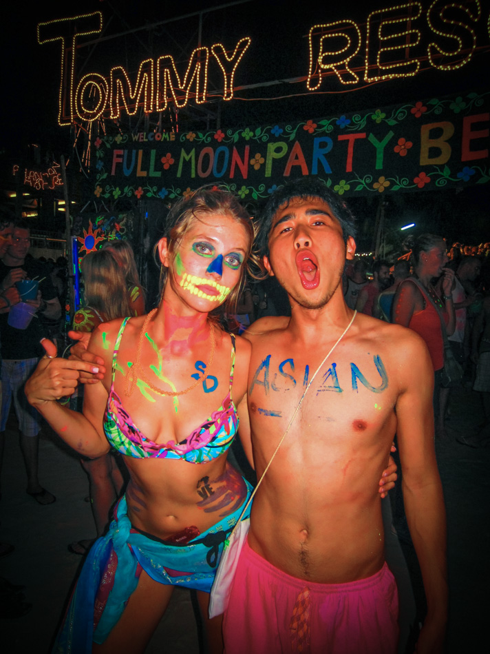 girls Full moon party