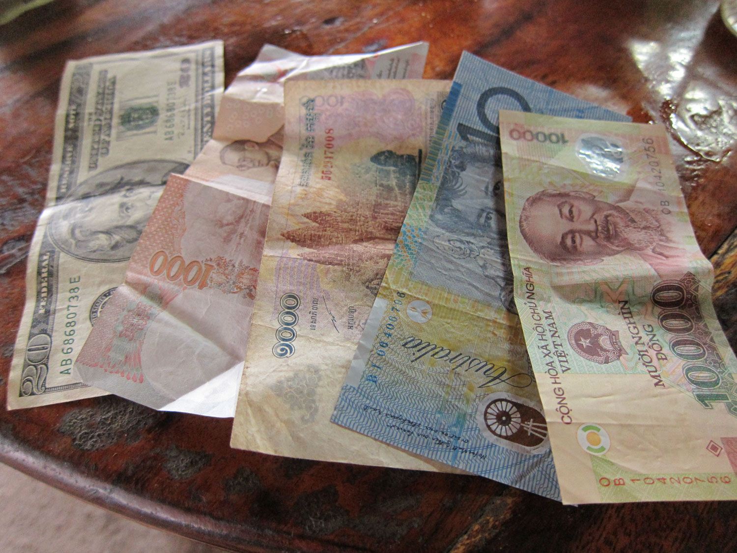 Cash in Vietnam