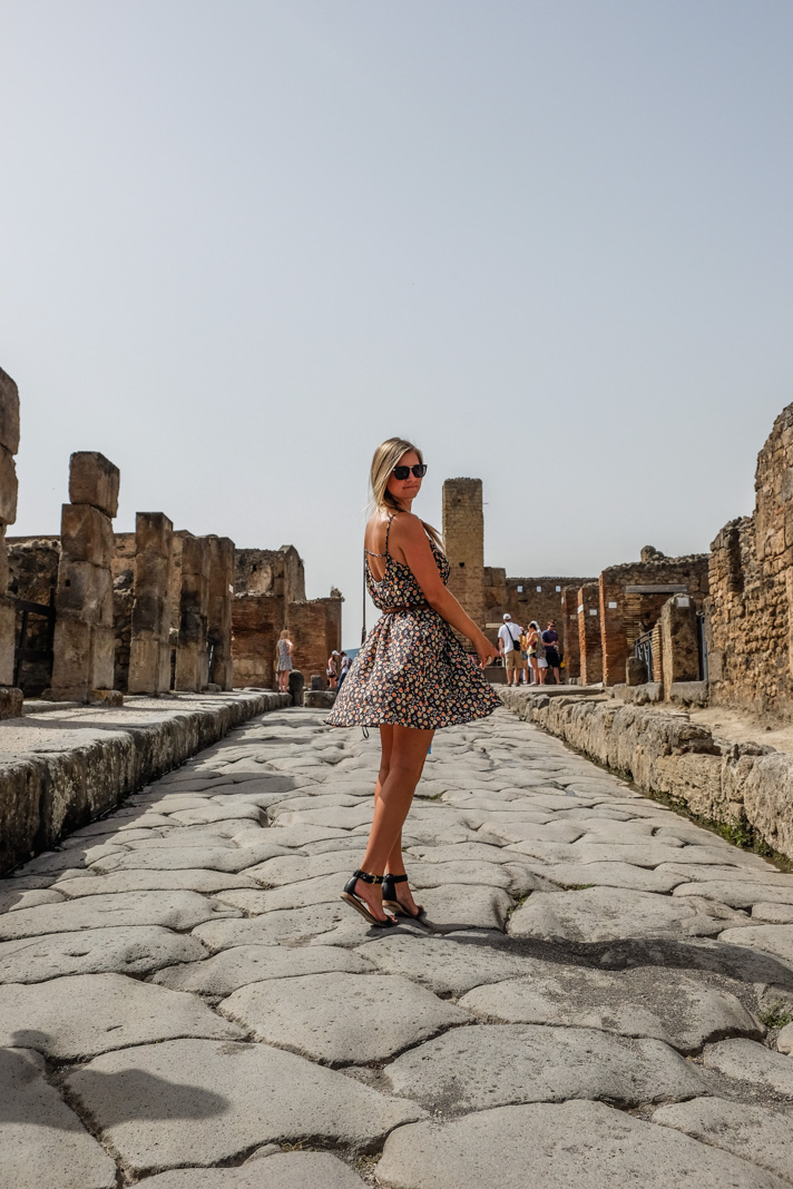Blonde in Pompeii