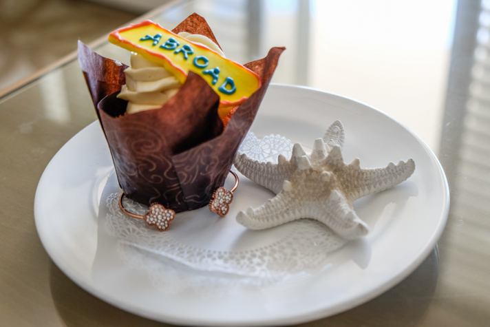 Surf & Sand Resort Cupcake