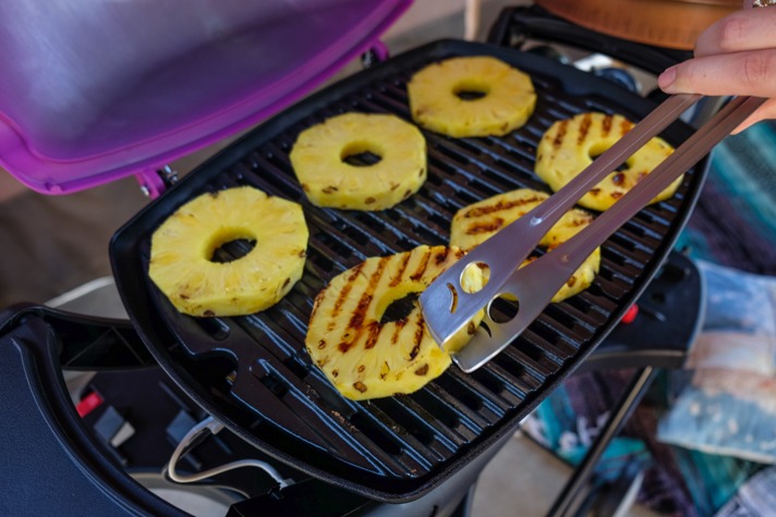Grilled Pineapple with Rum Sauce