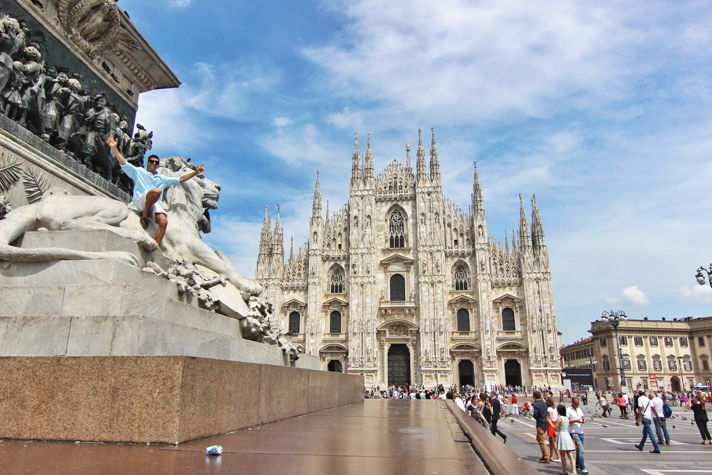 Couples Travel in Milan
