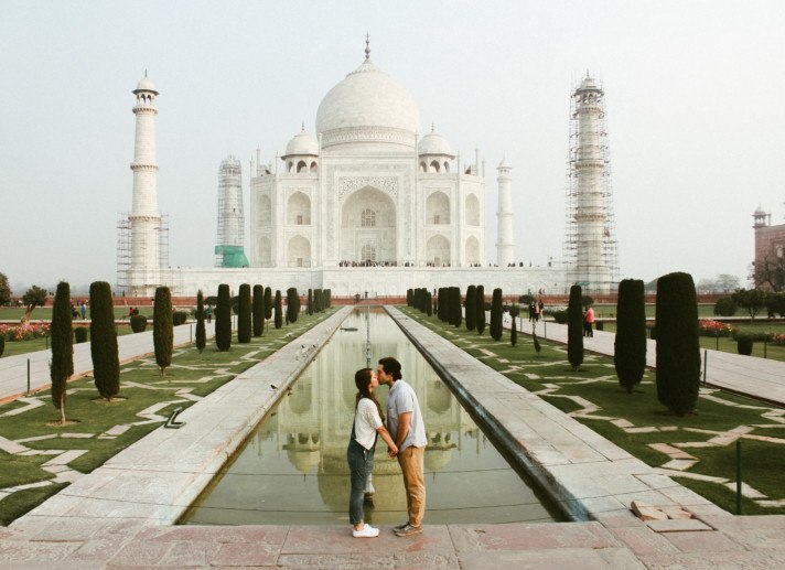 Taj Mahal Couples Travel