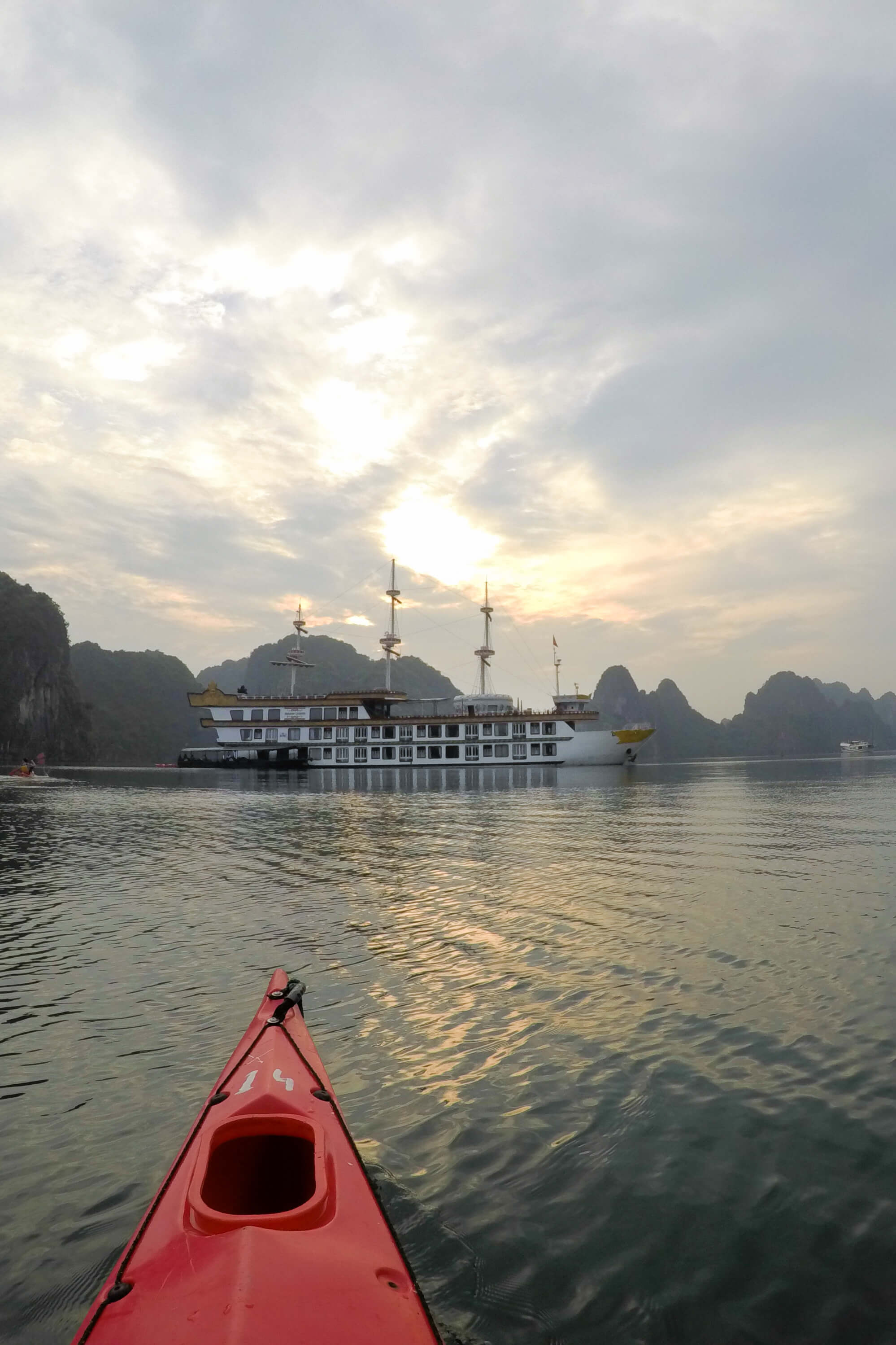 Kayaking in Bai Tu Long Bay