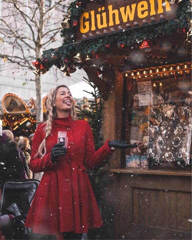 Blonde in snow in Regensburg