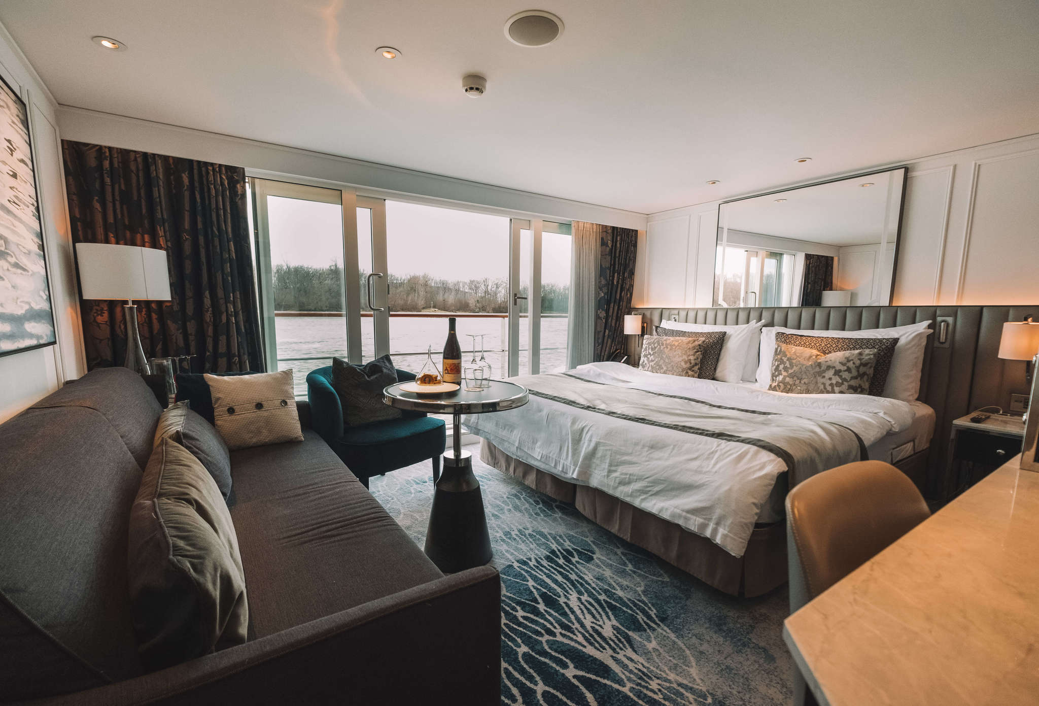 bedroom on crystal river cruise