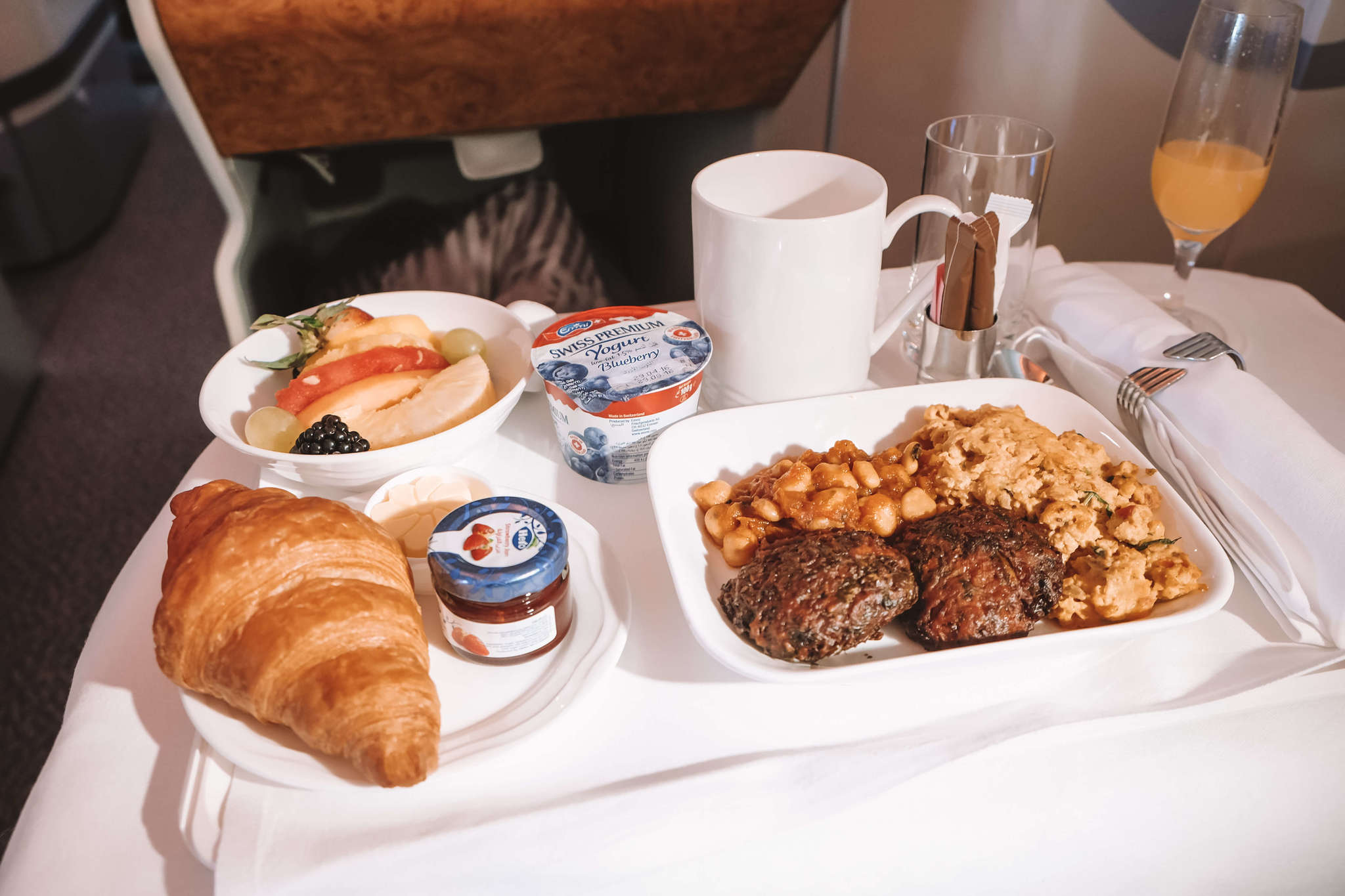 emirates business class a380 food