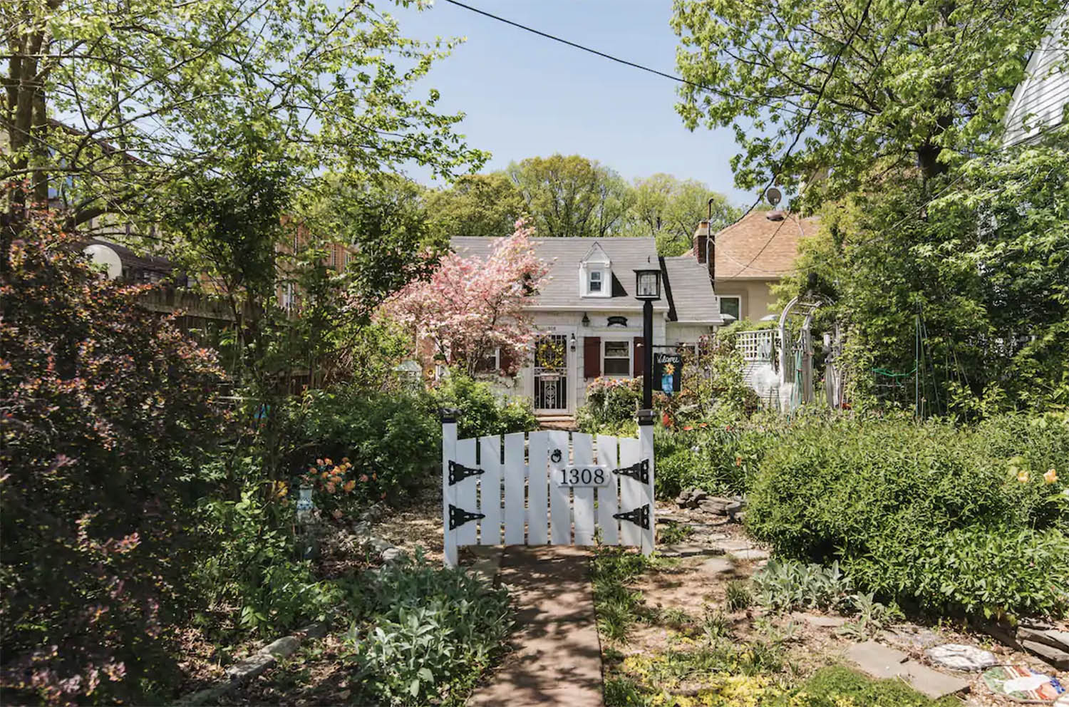 Sweet Pea Cottage New York City Airbnb