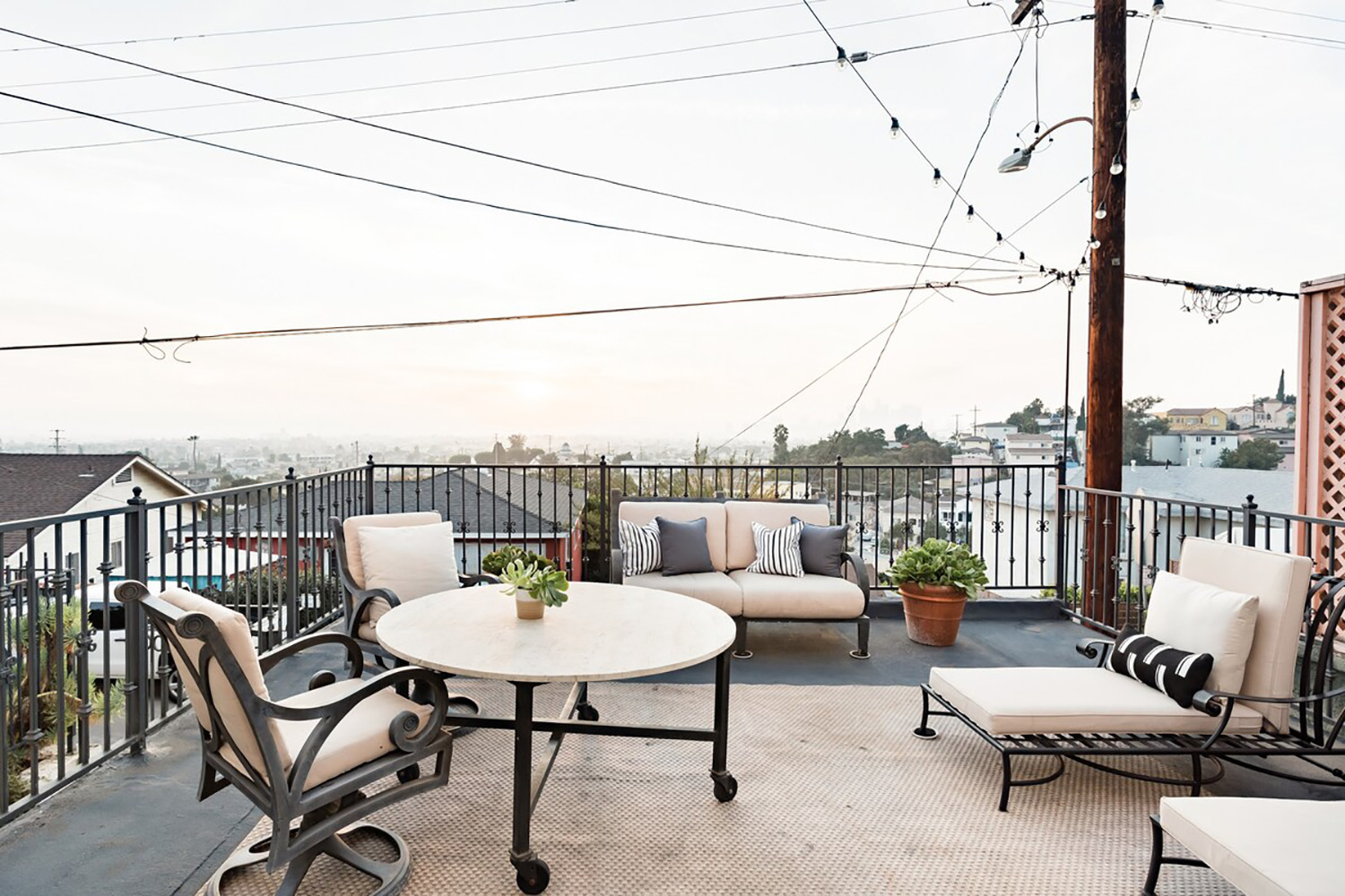 Vintage 1920s Los Angeles Apartment Airbnb