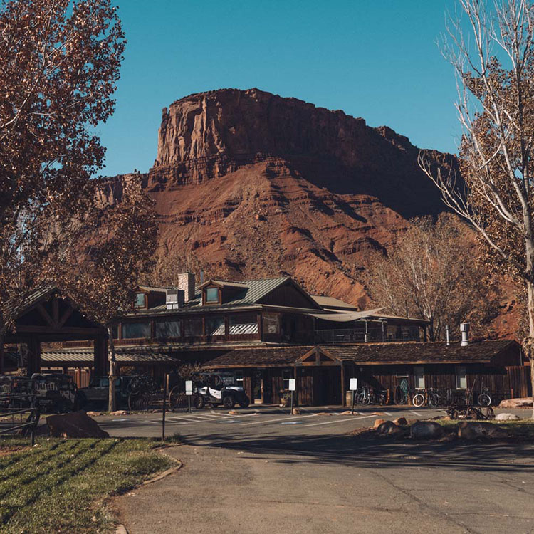 O melhor guia de bem-estar e caminhadas para Moab, Utah • The Blonde Abroad 15