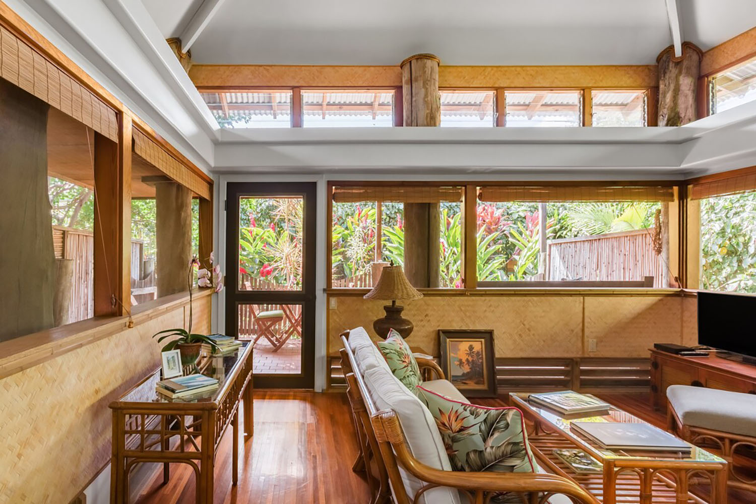 Boutique Ginger Bungalow Near Ocean lahaina maui airbnb